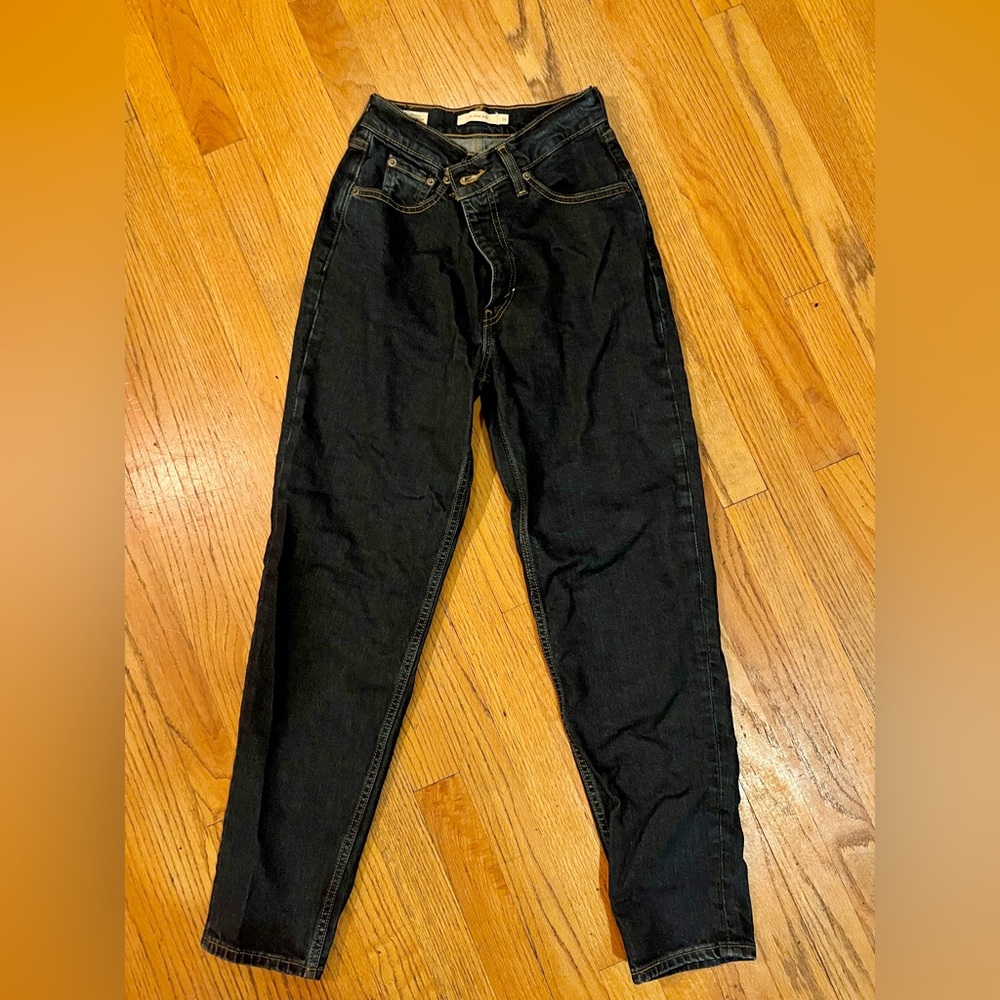 NWOT Levi’s 80s Mom Jeans
